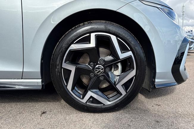 VOLKSWAGEN Golf Photo 5