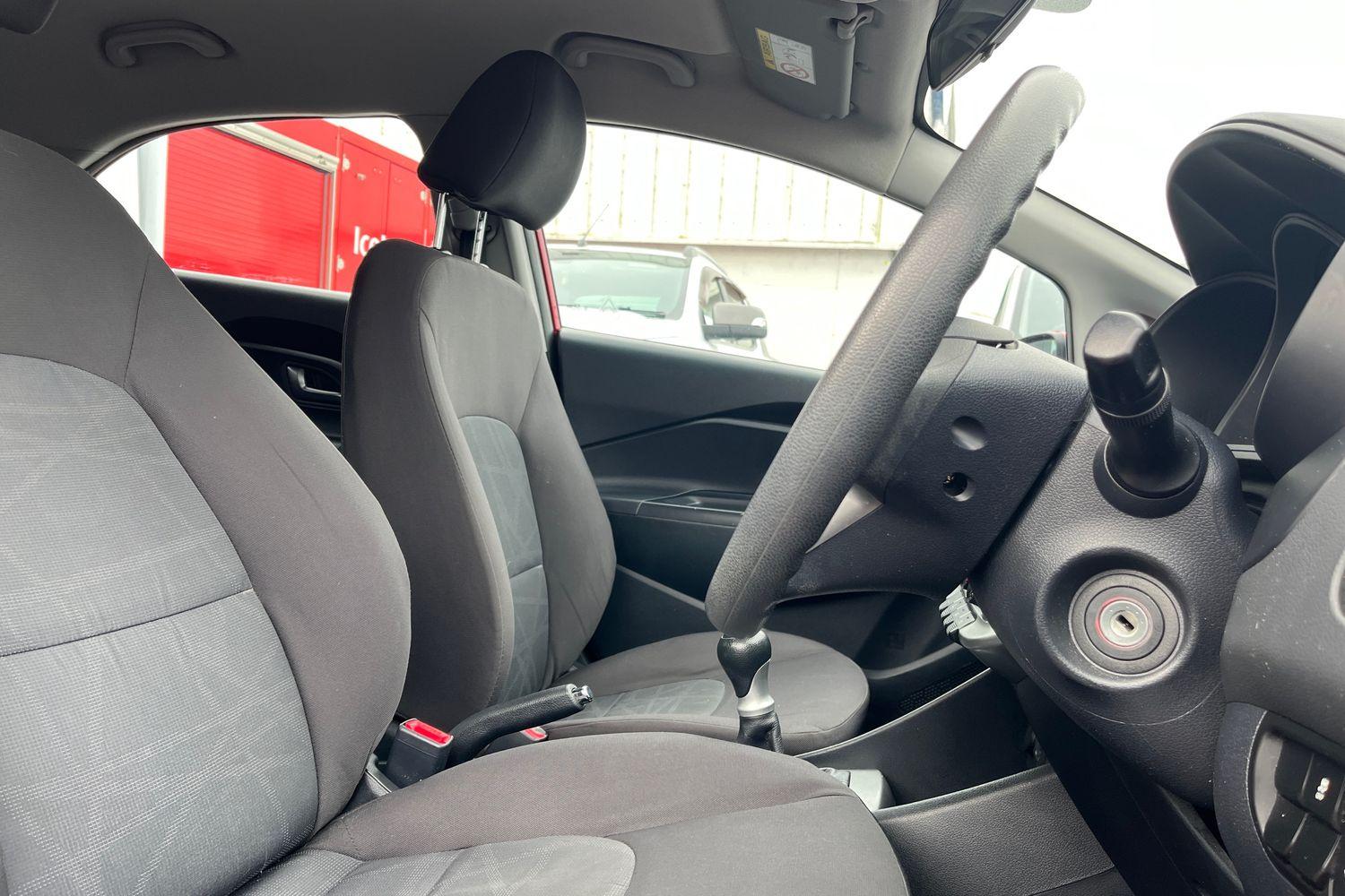 Kia RIO Photo 16