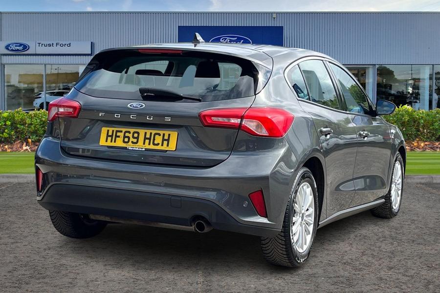 Ford FOCUS Photo autoimg-407dd1d705e9a5878056056a1d03435371c46455.jpg