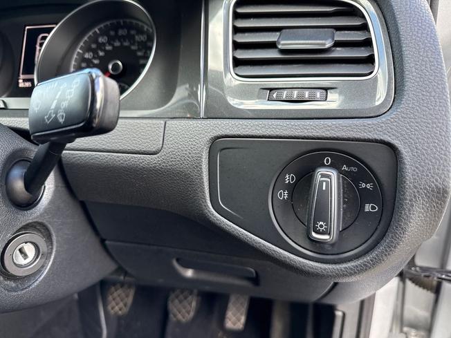 Volkswagen Golf Photo 27