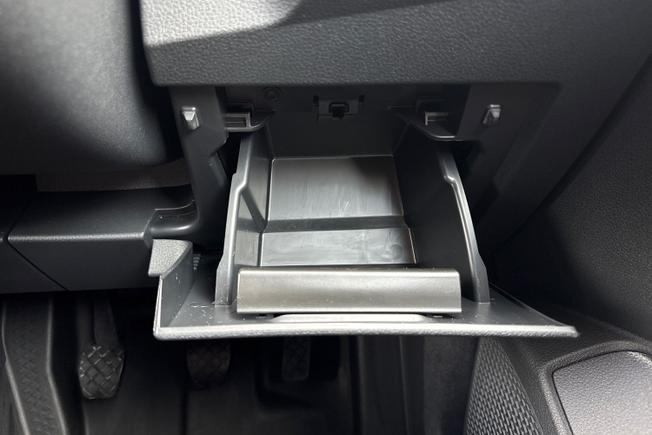 VOLKSWAGEN Caddy Photo 36