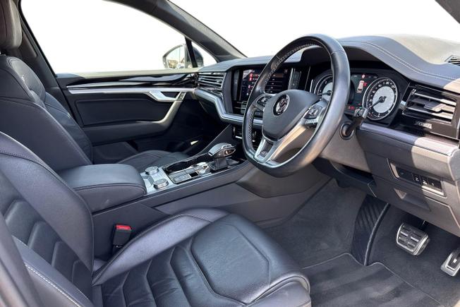 VOLKSWAGEN Touareg Photo 6
