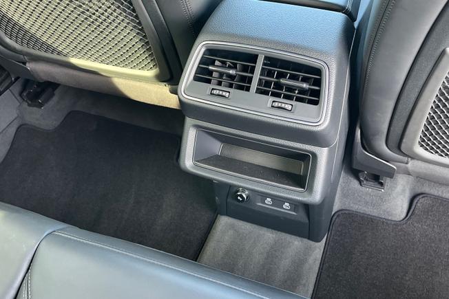 AUDI e-tron Photo 60