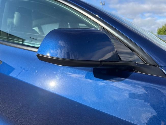 TESLA Model 3 Photo 20