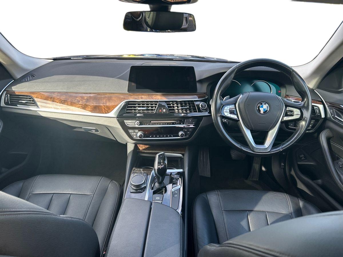 BMW 5 Series Photo 8