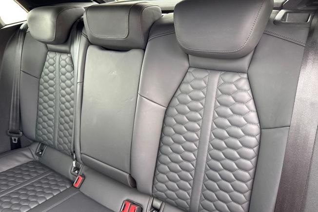 AUDI RS3 Photo 9