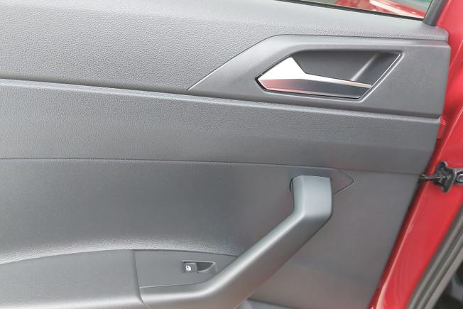VOLKSWAGEN Polo Photo 29