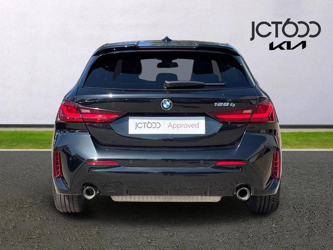 BMW 1 Series Photo 7