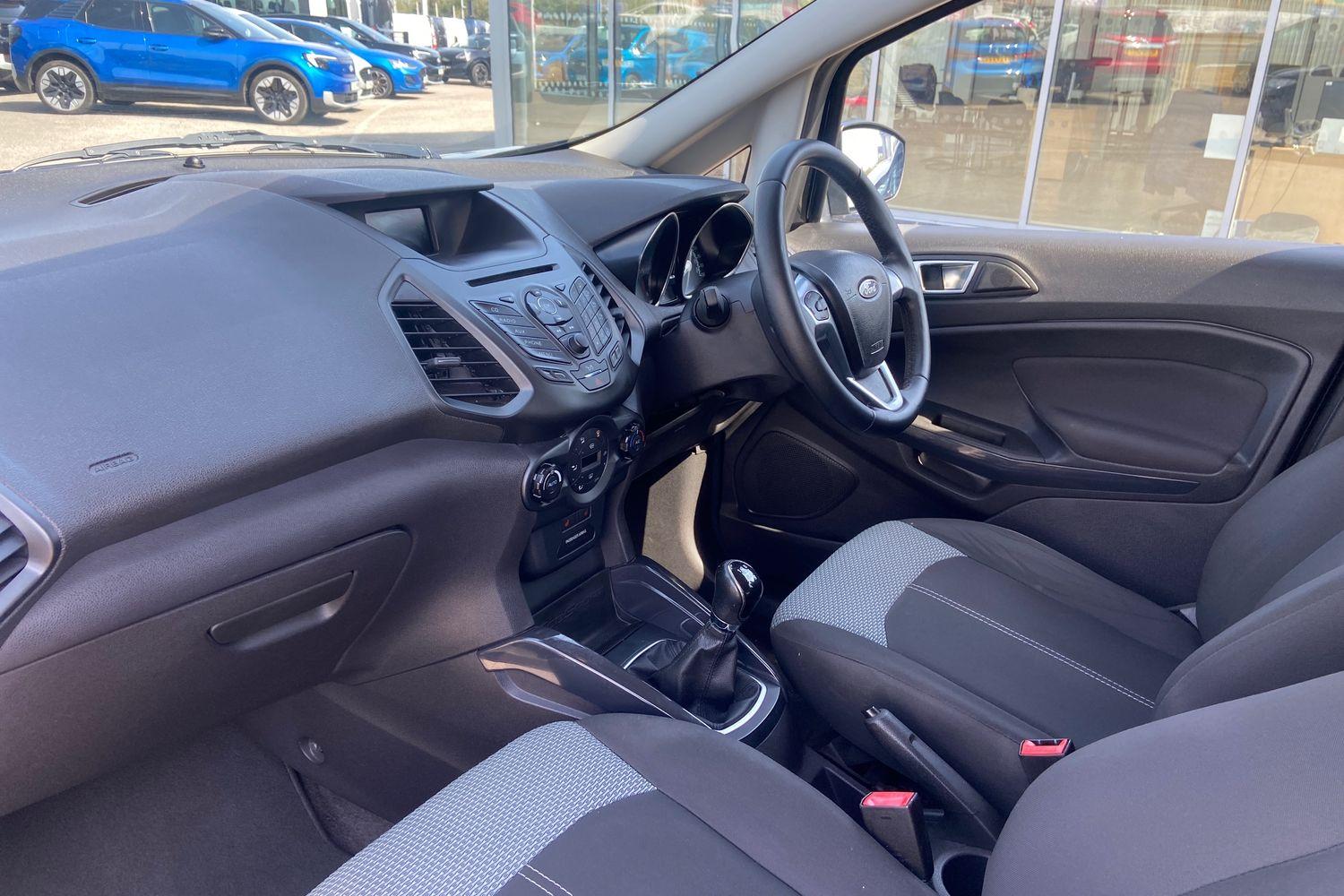 Ford ECOSPORT Photo 17