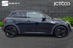 MINI Hatch Photo 4