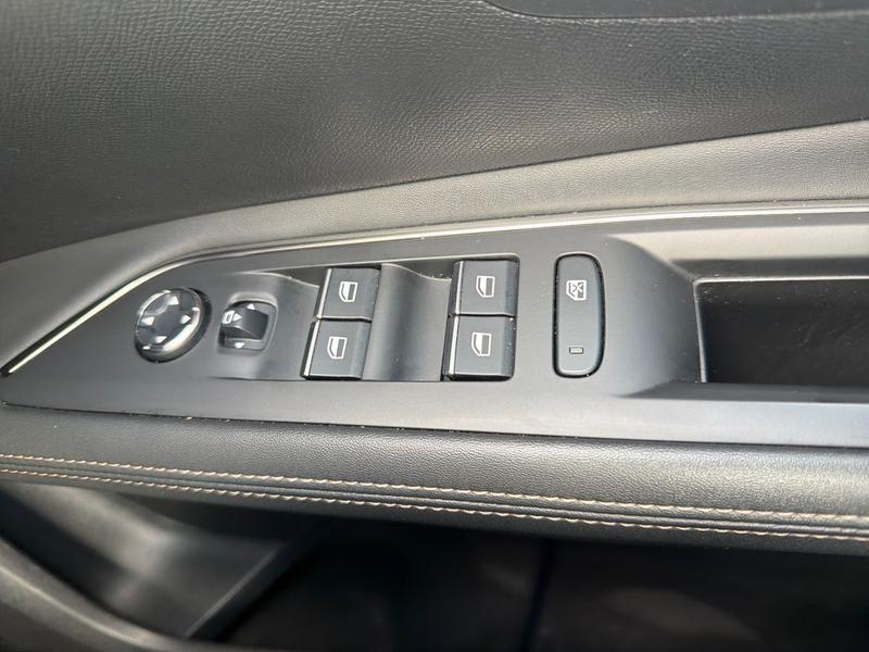 Used Peugeot 3008 NX71YMC 24