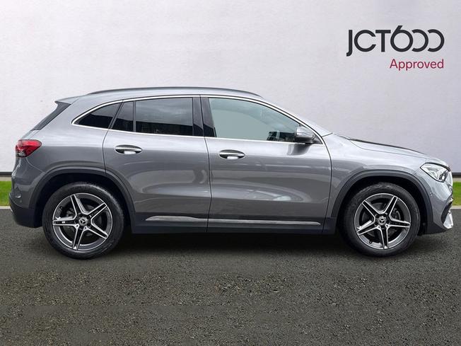 MERCEDES-BENZ GLA Photo 4