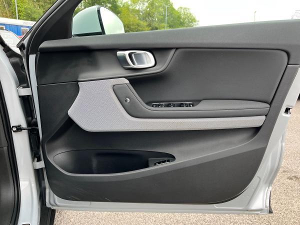 Polestar Polestar 2 Photo autoimg-40b46e2d35dd018e937d81423d746550b6f38162.jpg