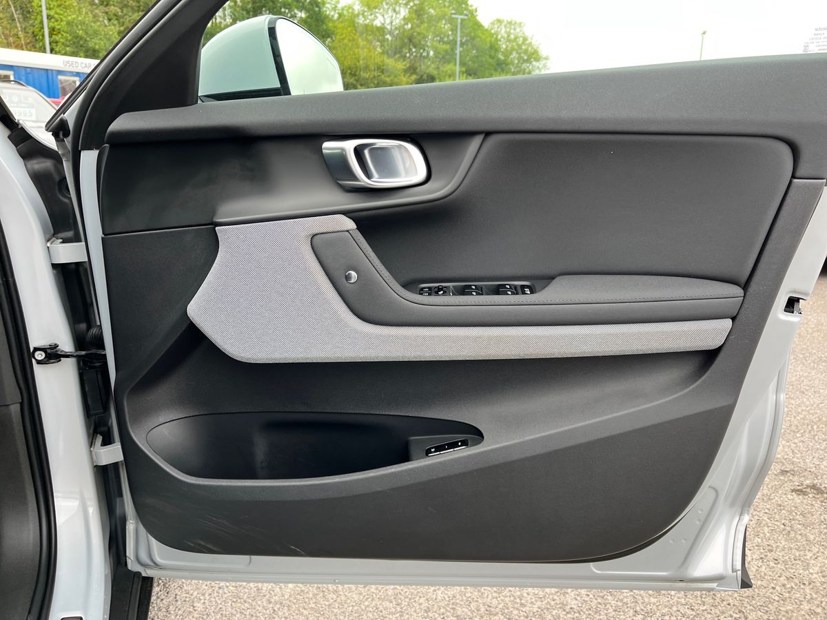 Polestar Polestar 2 Photo 24