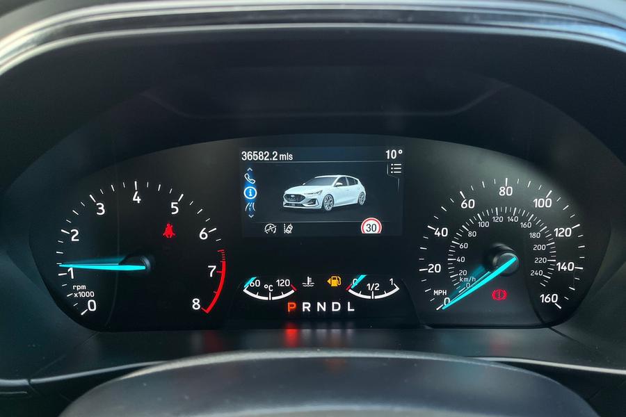 Ford FOCUS Photo autoimg-40b5a6e3ae4e3a20e0d9479caee156c4103acf82.jpg