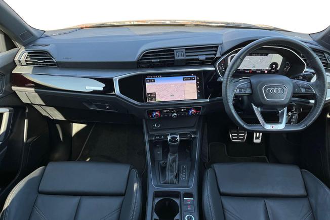 AUDI Q3 Photo 10