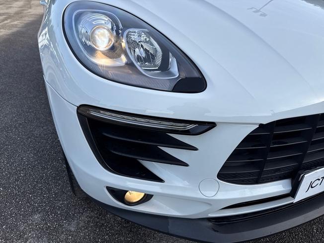 Porsche Macan Photo 32