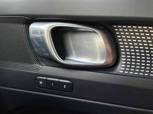 VOLVO XC40 Photo 23