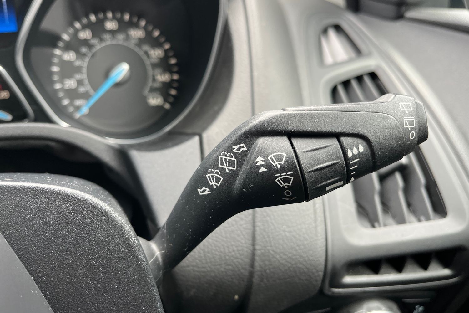 Ford FOCUS Photo 14