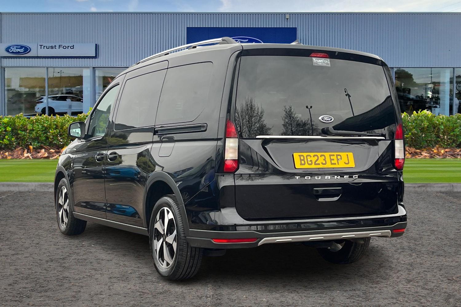 Ford TOURNEO CONNECT Photo 1