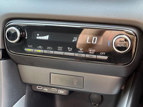Toyota Yaris Photo autoimg-40c9858c2572c90daa61bf69d274e61fb15e648d.jpg