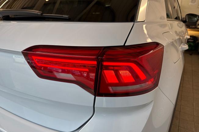 VOLKSWAGEN T-Roc Photo 18