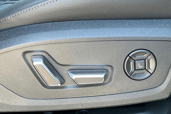 AUDI Q6 e-tron Photo 34