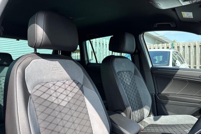 VOLKSWAGEN Tiguan Photo 27