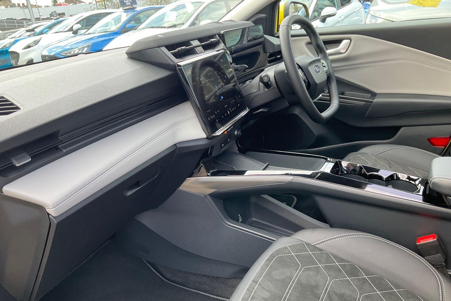 Ford Puma Gen-E Photo 17