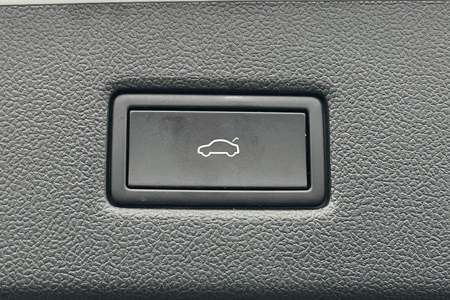 Ford Explorer Photo autoimg-40cfaa6a745a283bc298dee26654ea92853c818b.jpg