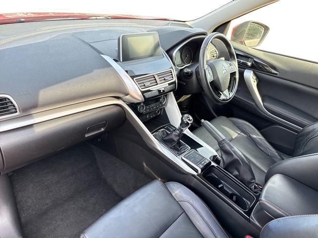 MITSUBISHI Eclipse Cross Photo 2
