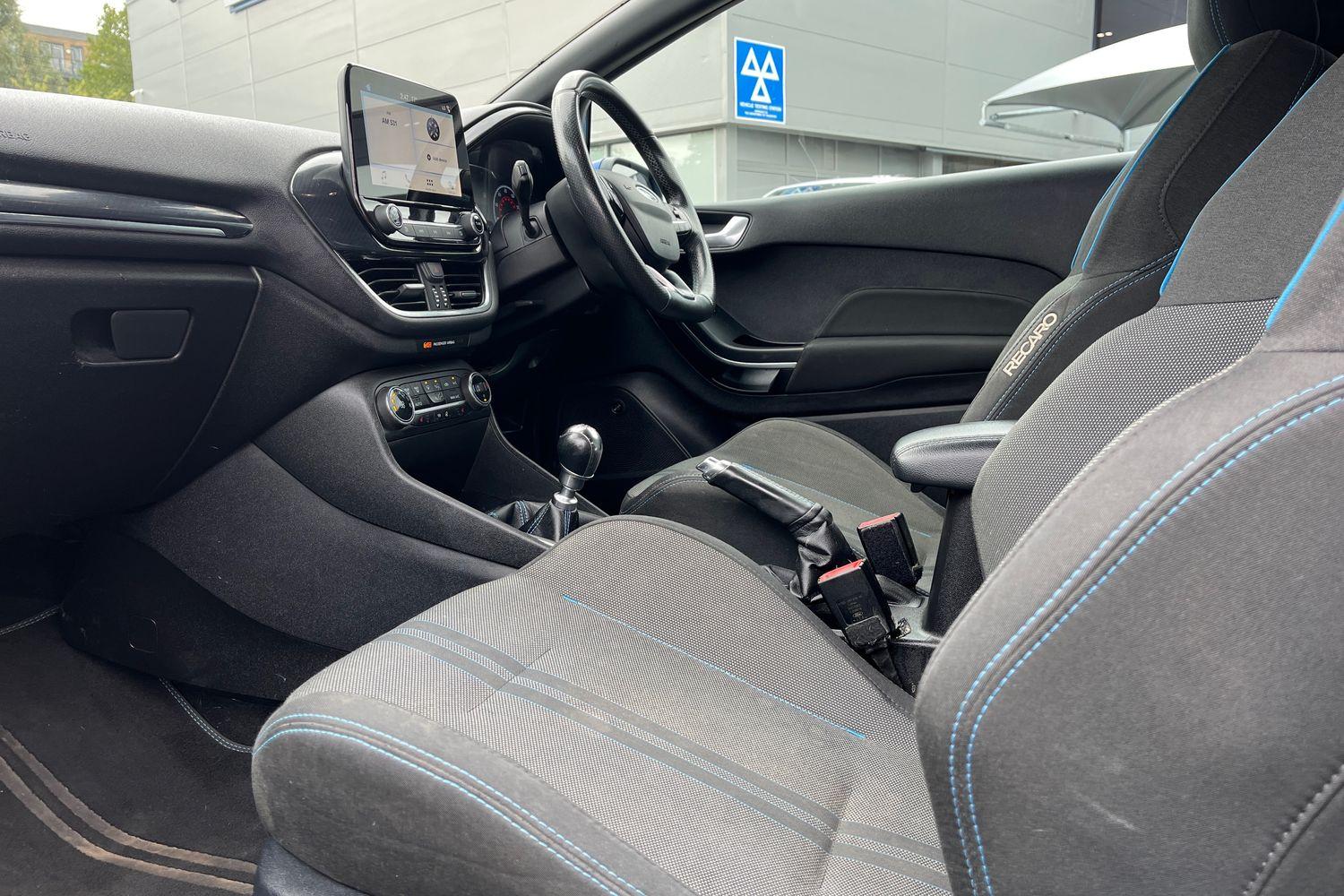 Ford FIESTA Photo 17