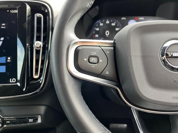 Volvo XC40 Photo autoimg-40d743f48beda9e6b1a7088f43eac4db54240eec.jpg