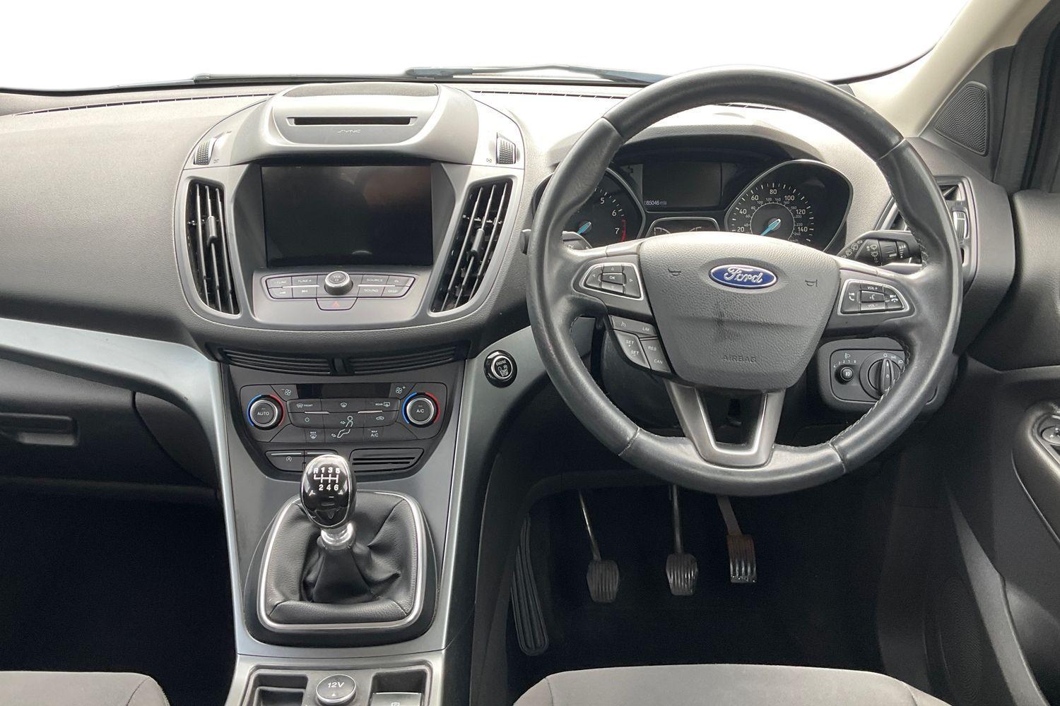 Ford KUGA Photo 10