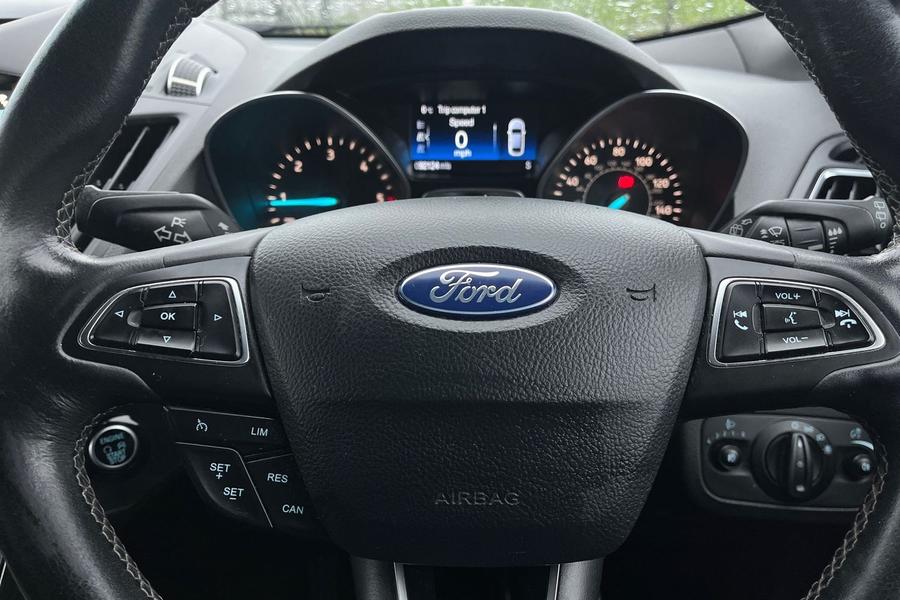 Ford KUGA Photo autoimg-40d7e612ad1a567d2ff62129d9d5678cf126b8ae.jpg