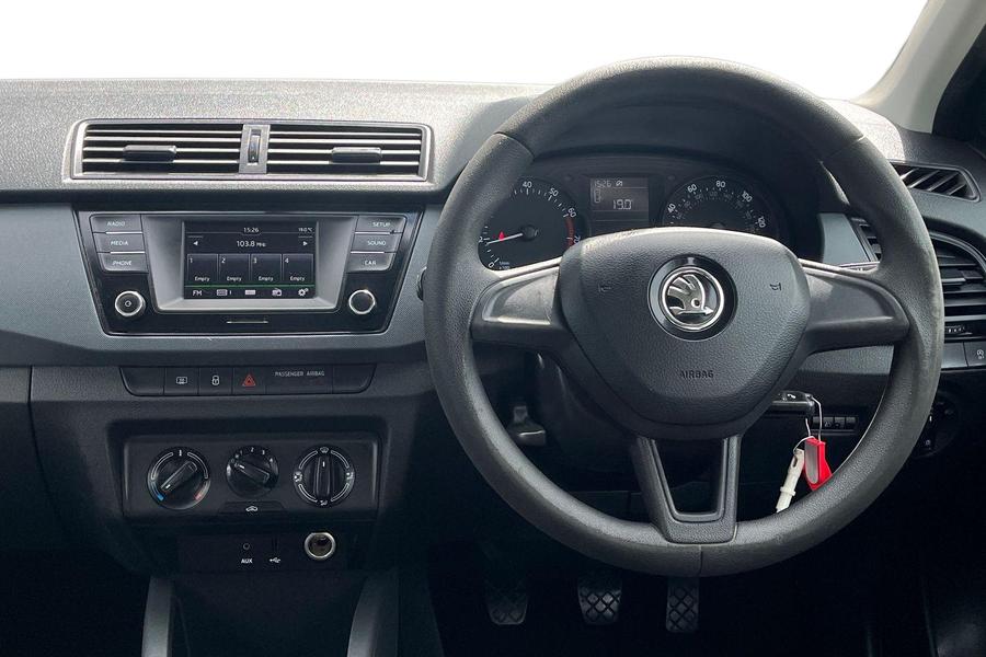 Skoda FABIA Photo autoimg-40d9dee869dc958a0590c6e2a458adbc497b4493.jpg