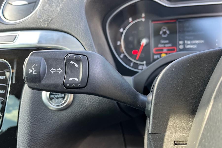 Ford S-Max Photo autoimg-40dc2f0c20691056478e988850e025543bd20391.jpg