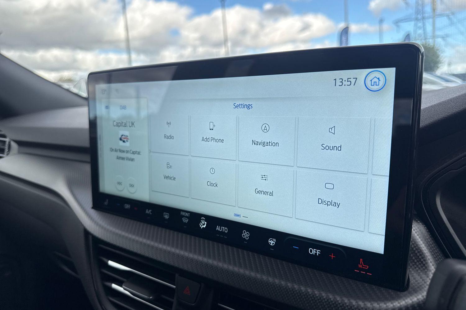 Ford KUGA Photo 35