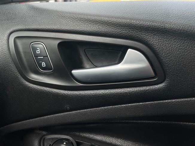 FORD Kuga Photo 32