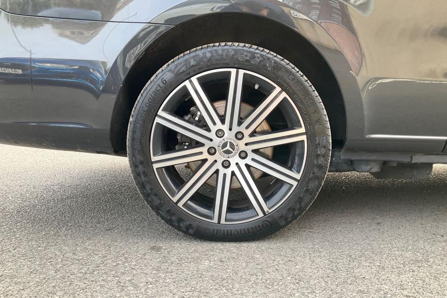 Mercedes-Benz V CLASS Photo autoimg-40f44b9687a39ccad3f5e587921762c31fdd5985.jpg