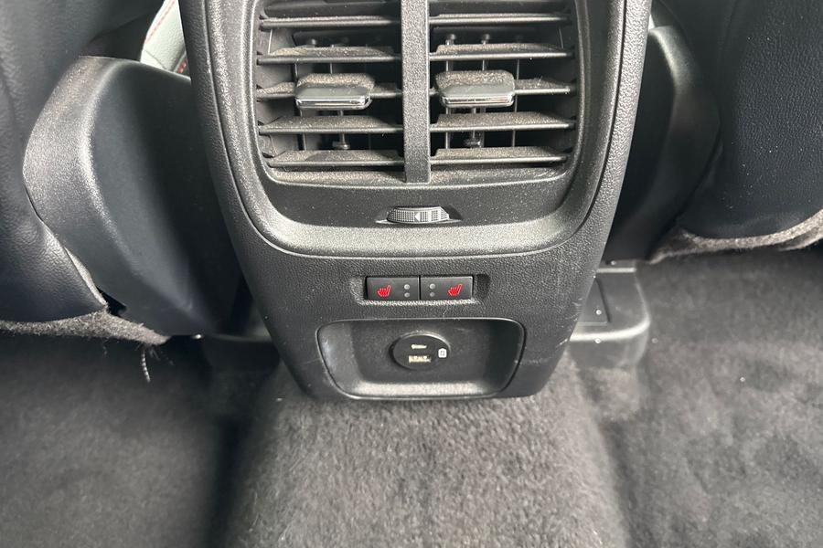 Ford KUGA Photo autoimg-40f508b11dabdc4bf4c47161591104be94e7abf9.jpg