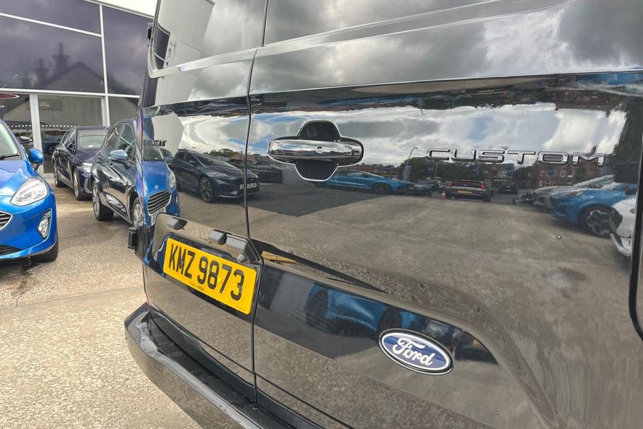 Used Ford TRANSIT CUSTOM KMZ9873 40