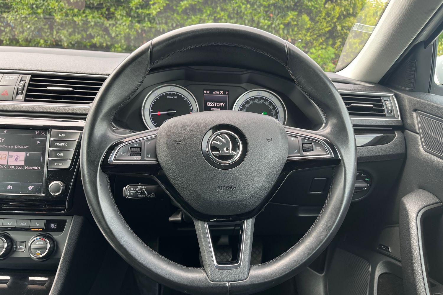 Skoda SUPERB Photo 11