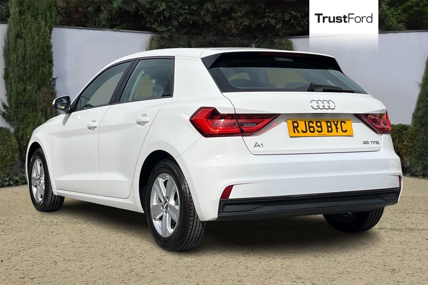 Audi A1 Photo 1