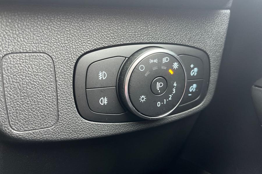 Ford FOCUS Photo autoimg-410552bb3f665cdf7a740150a4c865eae2b39549.jpg