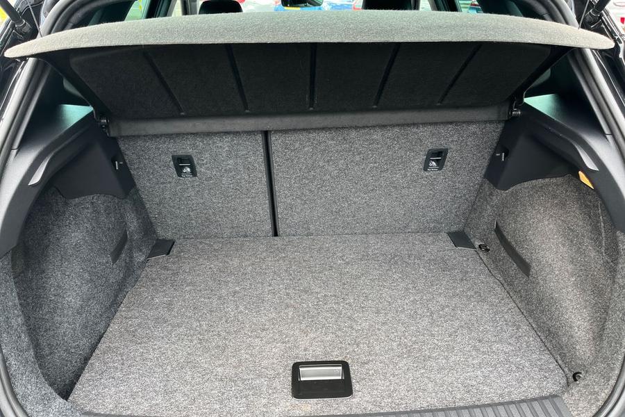 SEAT ARONA Photo autoimg-41056e4ffb331c5410293daefdc7ca19bff66fe2.jpg