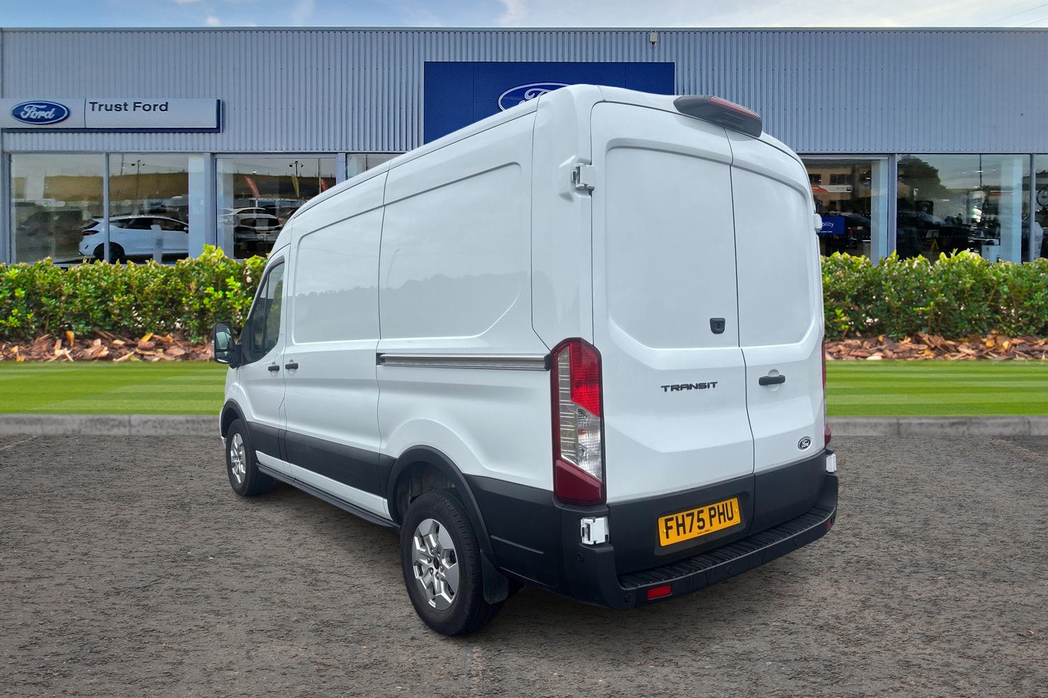 Ford TRANSIT Photo 1