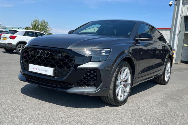 AUDI Rsq8 Photo 24