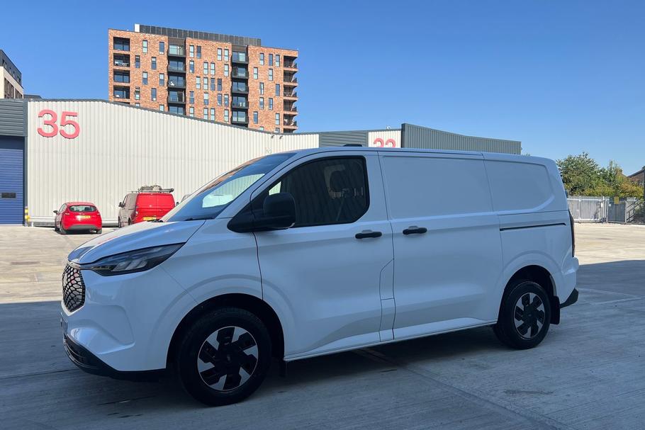 Used Ford E-Transit Custom MJ25UZR 24