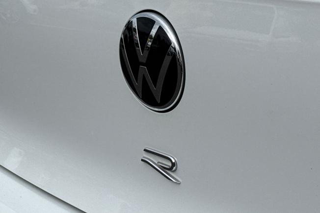VOLKSWAGEN Golf Photo 38